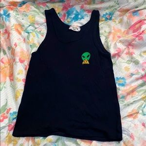 Alien w/pizza muscle tee🛸